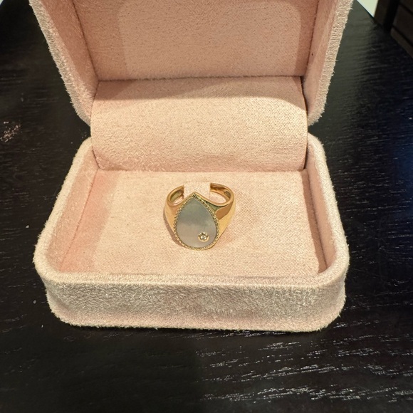 Yvonne Léon 9K Yellow Gold Diamond & Mother of Pearl Pear Signet Ring - Picture 5 of 9